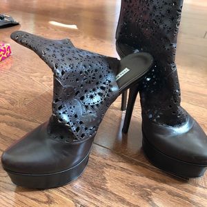 Vera Wang high heels